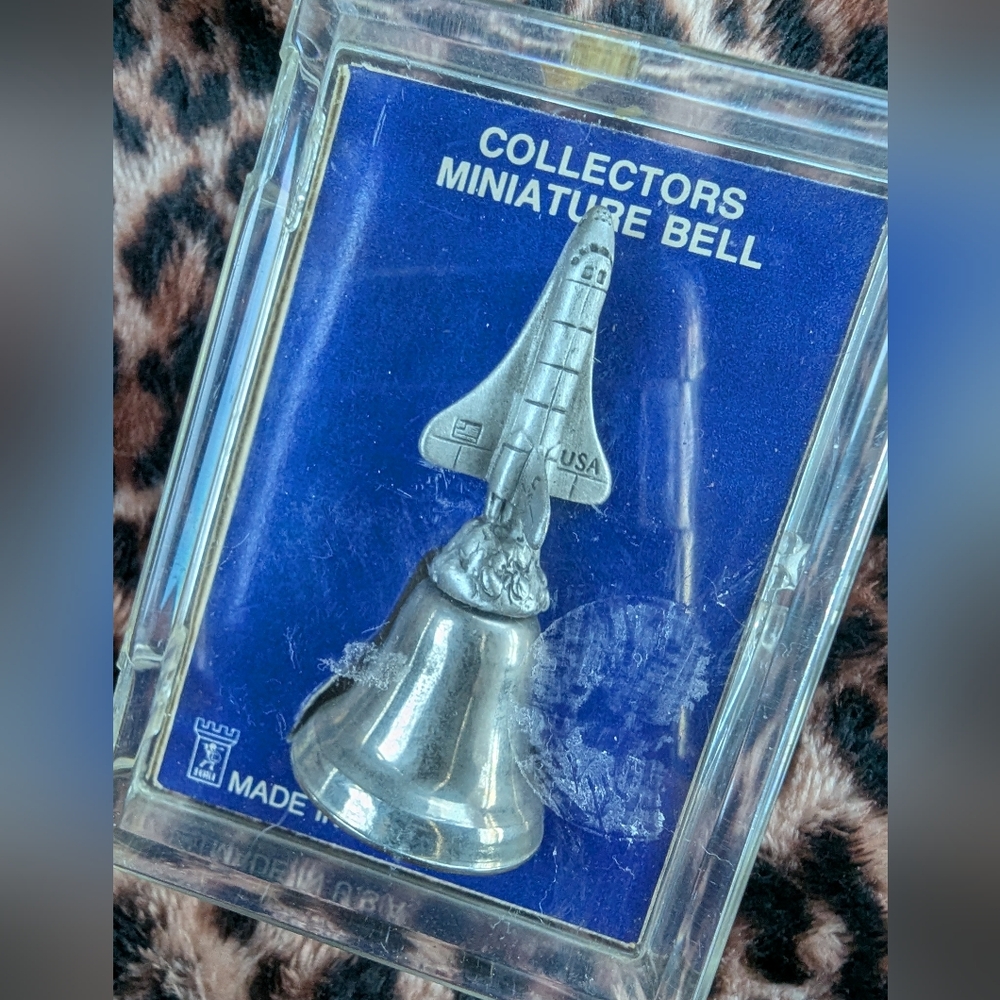 VTG 1981 COLLECTABLE SPACE SHUTTLE STEEL SILVER TONE BELL - Picture 10 of 11